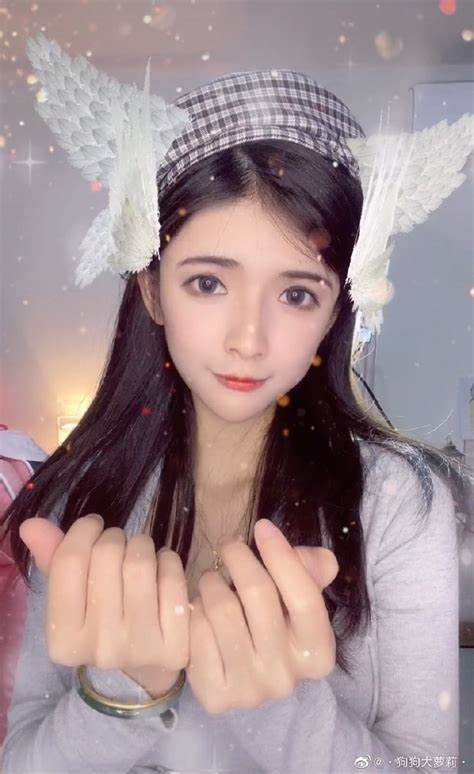抖音博主《狗头妹子》26分钟打扑克