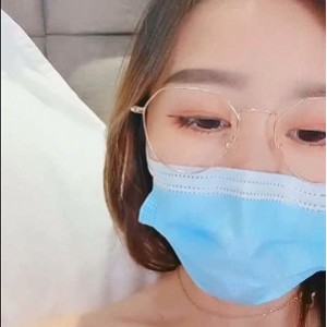 虎牙戴眼镜女神主播《pretty小语儿》直播紫薇合集