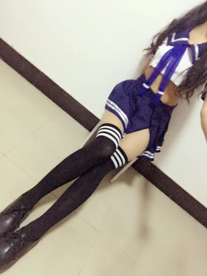 扩大给你看稀有资源《呆萌橘子酱》马桶屋体C服视频合集