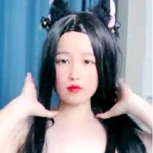 p站百合妹子《小处处大屁屁哼》