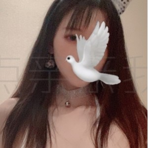 探花系列-亲亲性感吊带学妹的白净粉虎