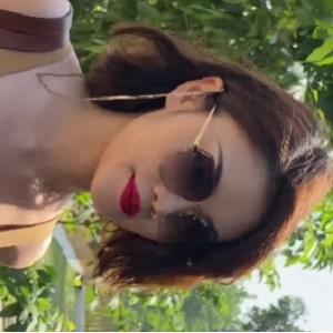 户外篇-特殊嗜好的短发女神出处在哪？