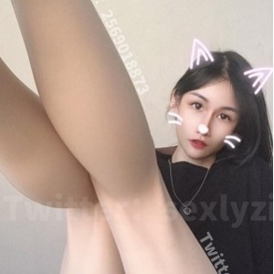 Twitter高颜值女孩（乐儿）清纯脸蛋与火辣性感身材反差感十足【315MB】
