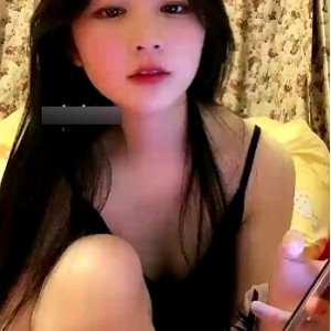 粉嫩少女妮妮的18岁精选视频