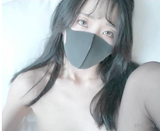 HongkongDoll-玩偶姐姐的最新私信短片，黑丝噼里啪啦