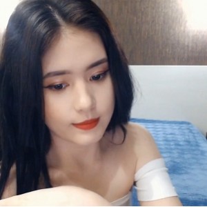 甜美小姐姐aynakio的艺术品