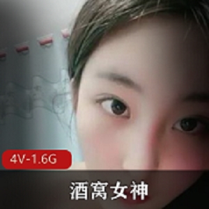性感女神展现酒窝和大长腿的丰满鲍，粉嫩诱人