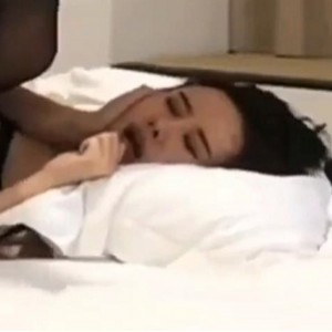 《水果传媒：多体位大战御姐，流量密码妹子身材黑丝动作场景冲点》