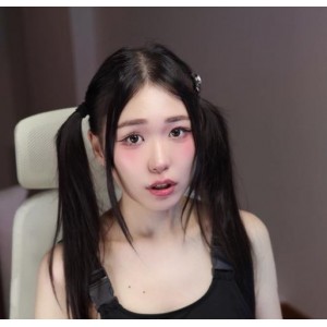 视频数量虽然不多，但每一个都是精心制作，让人回味无穷。想要下载观看她的精彩内容吗？赶紧行动吧！19V5.5G