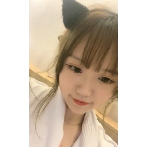 橙橙小妹子户外指教视频合集：独特风格吸引眼球