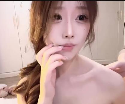抖音短资源网红美苏韵雯最新合集69V545M，露脸自拍，下载观看