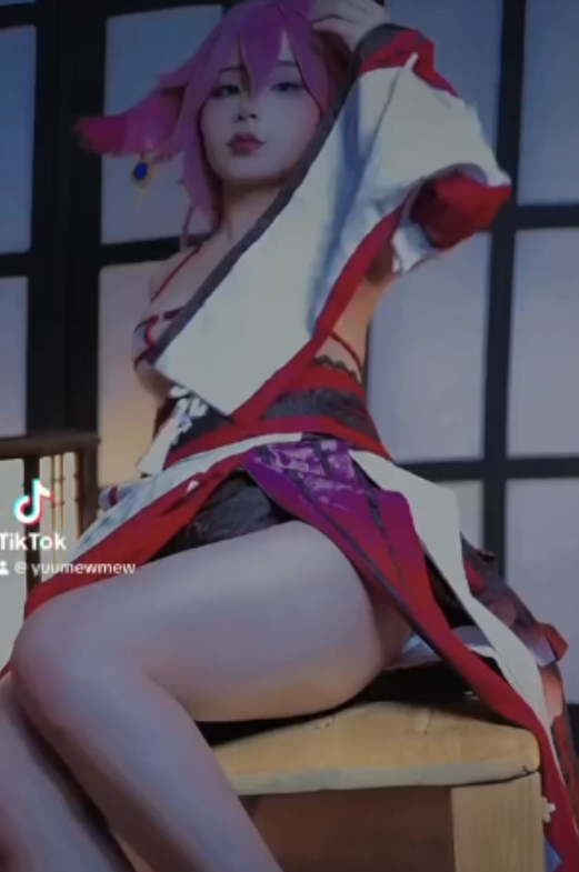 转载搬运百度盘阿黑颜cos女神yuumeilyn新视图88P16V1.2G，后缀改rar解压2次请勿在线解压