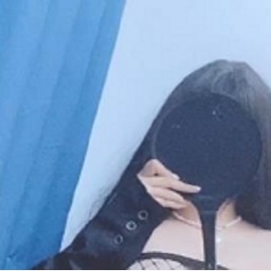 微博爆R网红养只小狍纸最新合集7V3.4G，渔网女仆超短裙自拍
