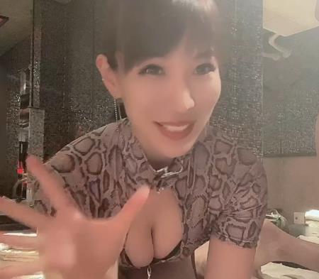 抖M御姐mistress_natsumi顶级藏品OnlyFans2V1.7G