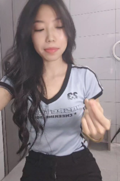 百度ED2K大长腿小狗湿湿视频合集135部136G，精彩内容收藏！