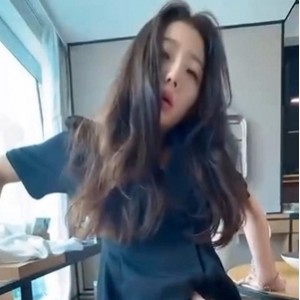 张津瑜吃瓜视频速递8部加密版450M独家