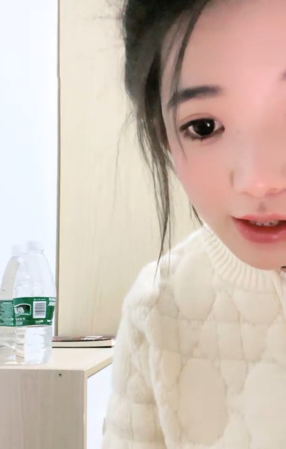 50.4G大二妹妹校内宿舍直播30部超对味