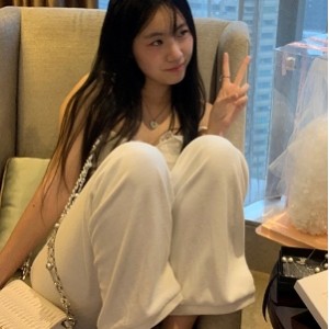 小奶牛babycow蜜桃臀定制11部5G微博健身网红露脸合集真惹火