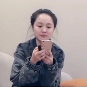 柔韧女神曼曼黑丝一字马视频1部1.82G太诱人