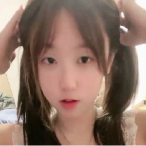 校花级女神私密自拍865MB炸裂，某处放飞分泌不明液体，绝美身材逆天