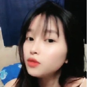 推特白嫩学妹自拍合集珍藏版9P450M润到不行