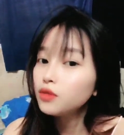 推特白嫩学妹自拍合集珍藏版9P450M润到不行
