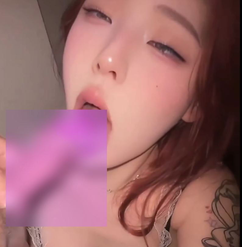 推特鱼籽储存器高颜伪娘深处1部1.15G超稀有